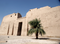 Temple funéraire du Pharaon Ramsès III ( Médinet Habou ) - Louxor