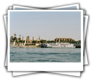 Sur la rive droite du Nil